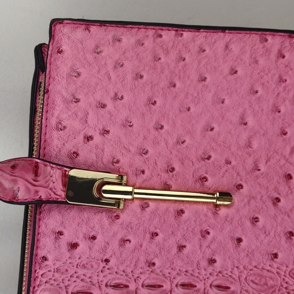 Hot Pink Faux Ostrich Brahmin-Like Hand-Bag Crossbody W/Matching Wristlet NWOT - Picture 4 of 16